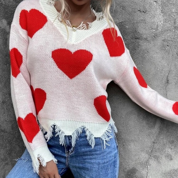 Sweaters - Super cute woman sweater heart ❤️ print brand new